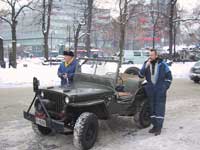 Willys med hyttaler.